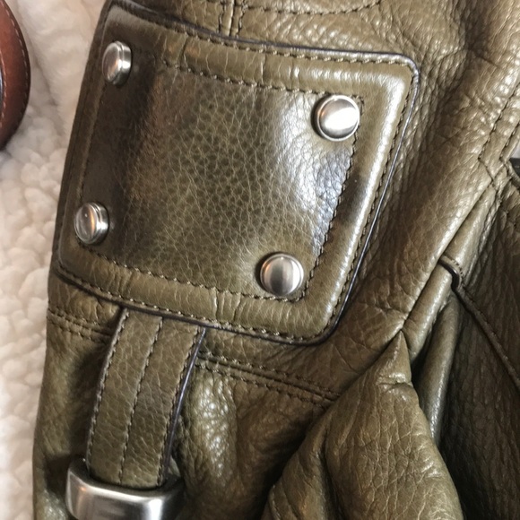 Leather Shoulder bag. - Picture 5 of 8